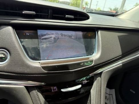 Used 2017 Cadillac XT5 Luxury FWD image 17