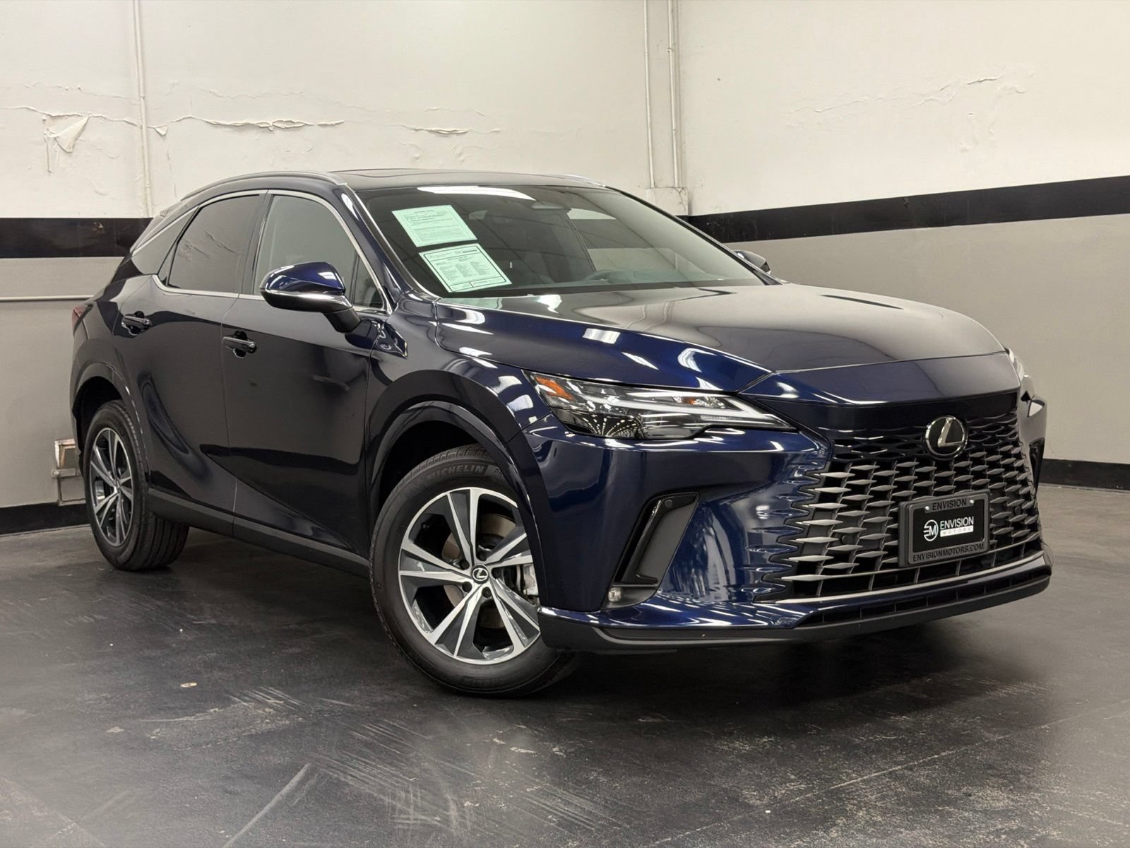 Used 2025 Lexus RX 350 FWD w/ Technology Package image 2