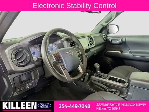 Used 2019 Toyota Tacoma TRD Sport image 10