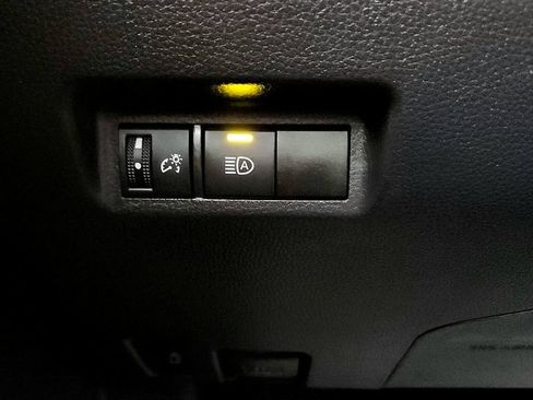 Certified 2025 Toyota RAV4 XLE AWD/4WD image 32