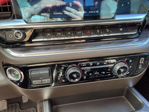 Used 2022 Chevrolet Silverado 1500 LTZ w/ LTZ Convenience Package II image 40