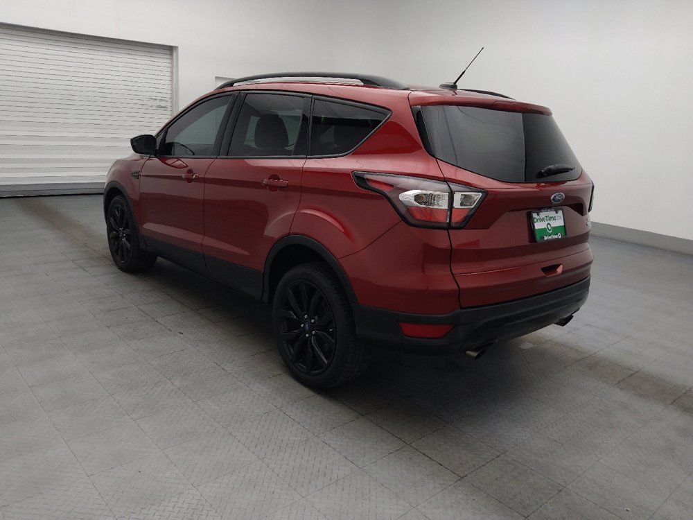 Used 2017 Ford Escape SE w/ SE Sport Appearance Package FWD image 3