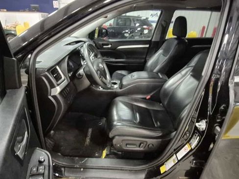 Used 2015 Toyota Highlander XLE image 4