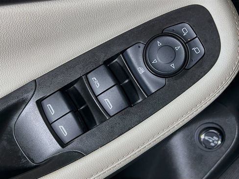 Used 2024 Buick Encore GX Avenir w/ Avenir Convenience Package FWD image 16