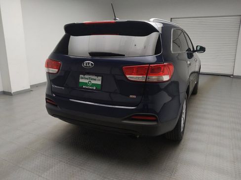 Used 2017 Kia Sorento AWD image 7