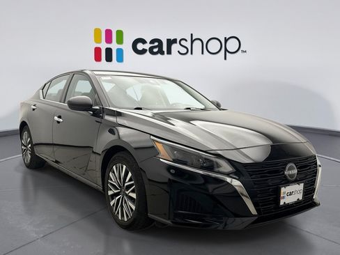 Used 2024 Nissan Altima 2.5 SV FWD image 7