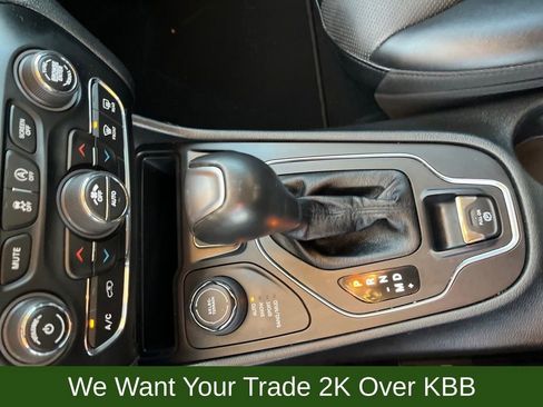 Used 2022 Jeep Cherokee Latitude Lux image 25