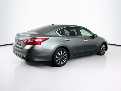 Used 2017 Nissan Altima 2.5 SV FWD image 9