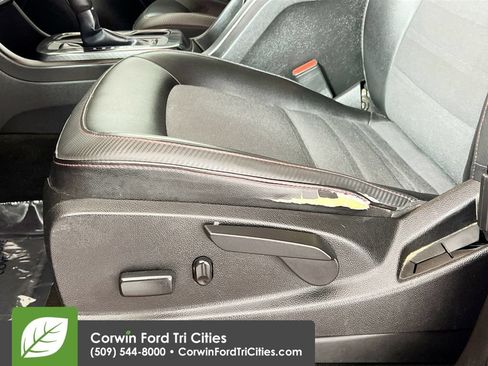 Used 2015 GMC Canyon SLE AWD/4WD image 21
