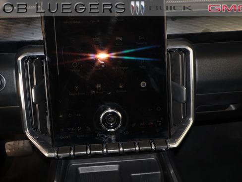 Certified 2025 GMC Acadia Elevation FWD image 23