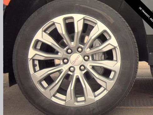 Used 2024 GMC Yukon Denali AWD/4WD image 11
