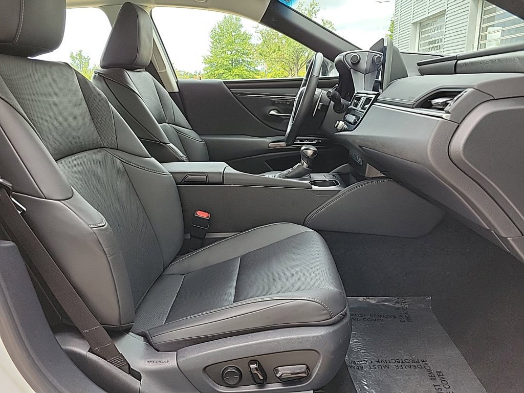Used 2024 Lexus ES 350 w/ Premium Package FWD image 15