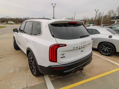 Used 2022 Kia Telluride SX w/ SX Prestige Package image 4