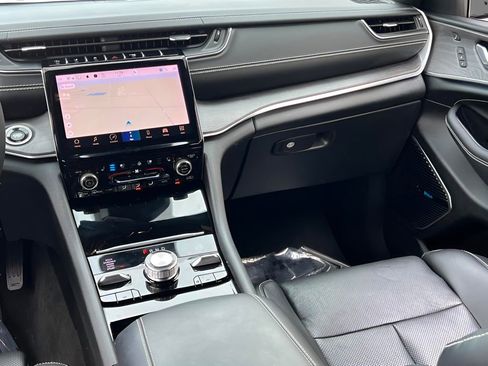 Used 2022 Jeep Grand Cherokee L Overland w/ Luxury Tech Group IV image 28