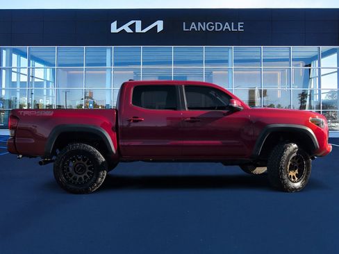 Used 2016 Toyota Tacoma SR image 3