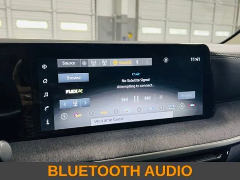 Used 2025 Nissan Kicks SV FWD image 6