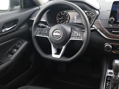 New 2025 Nissan Altima 2.5 SV image 22