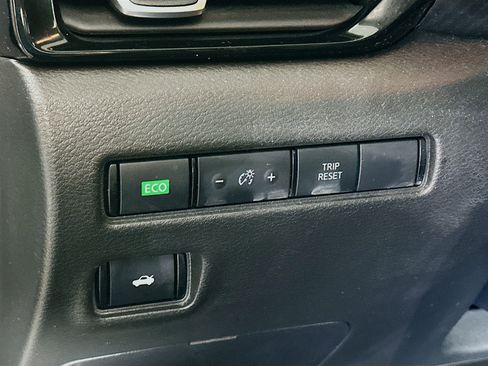 Used 2024 Nissan Sentra SV image 16