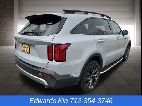 Used 2023 Kia Sorento SX Prestige image 3