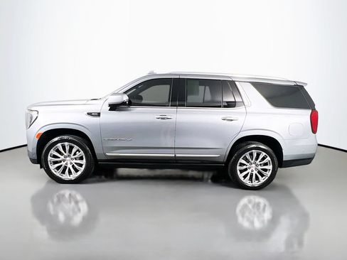 Used 2024 GMC Yukon Denali w/ Advanced Technology Package AWD/4WD image 4
