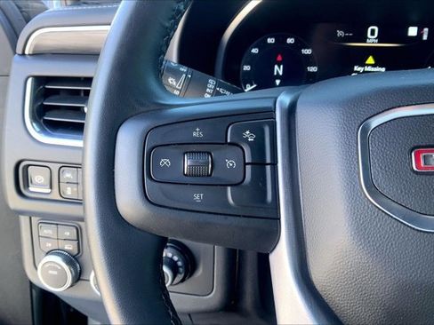 Used 2023 GMC Yukon XL SLT image 18