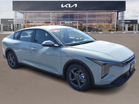 New 2026 Kia K4 FWD image 1