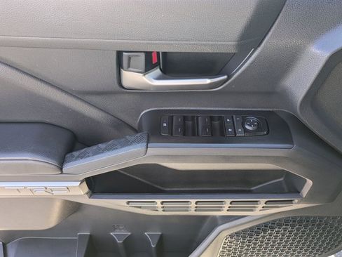 Used 2025 Toyota Tacoma TRD Sport image 18