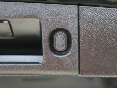 Used 2019 Chevrolet Suburban Premier image 50