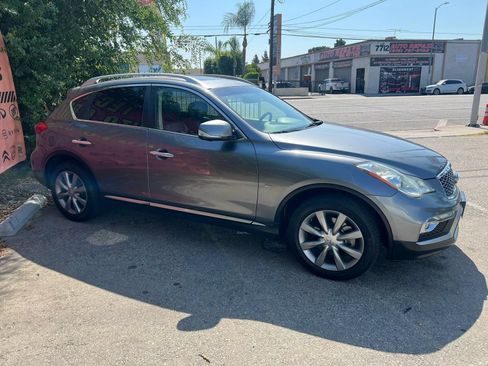 Used 2017 INFINITI QX50 2WD w/ Premium Plus Package image 4
