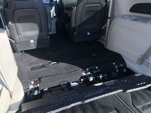 Used 2023 Chrysler Pacifica Touring-L image 20