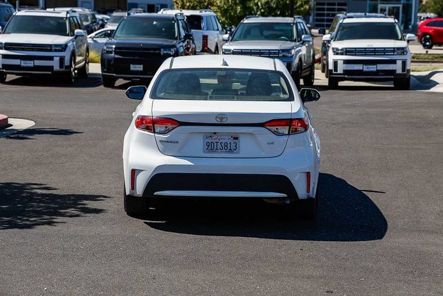 Used 2022 Toyota Corolla LE FWD image 4