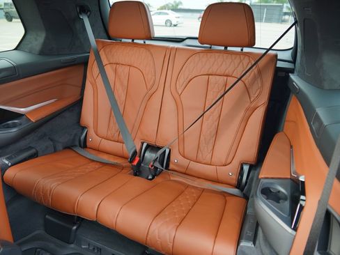 New 2026 BMW X7 M60i AWD/4WD image 19