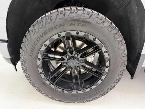 Used 2020 Chevrolet Silverado 1500 Custom w/ Custom Value Package image 7