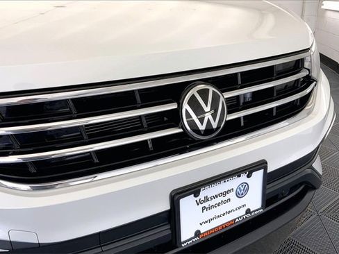 Certified 2023 Volkswagen Tiguan SE w/ Panoramic Sunroof Package image 31