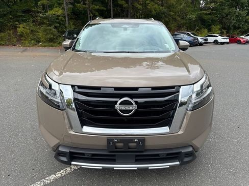 Used 2023 Nissan Pathfinder Platinum image 8
