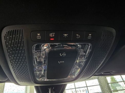 Used 2023 Mercedes-Benz GLB 250 4MATIC image 44