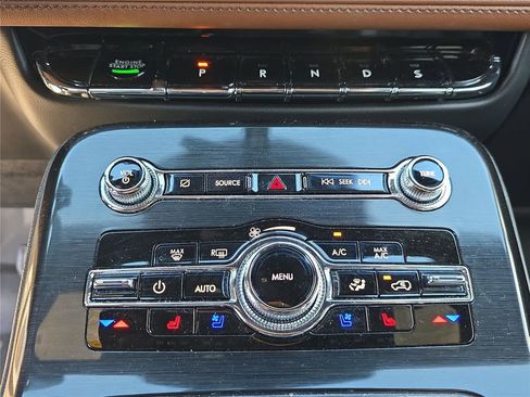 Used 2022 Lincoln Nautilus Reserve w/ Equipment Group 201A image 23