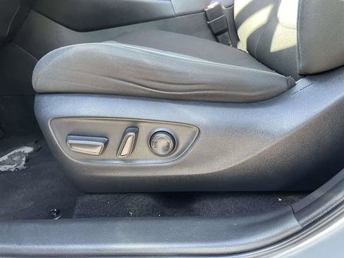 Used 2024 Toyota RAV4 XLE FWD image 20