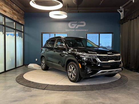 Used 2023 Kia Seltos EX image 1