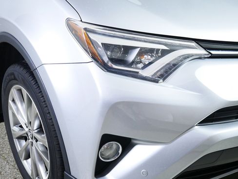 Used 2017 Toyota RAV4 Limited AWD/4WD image 16