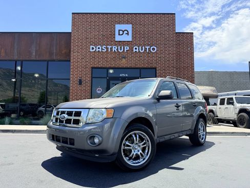 Used 2010 Ford Escape XLT FWD image 1