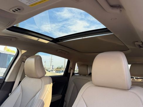 Used 2022 Lincoln Nautilus Reserve image 18