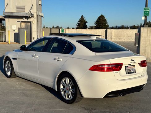 Used 2017 Jaguar XE Premium RWD image 3