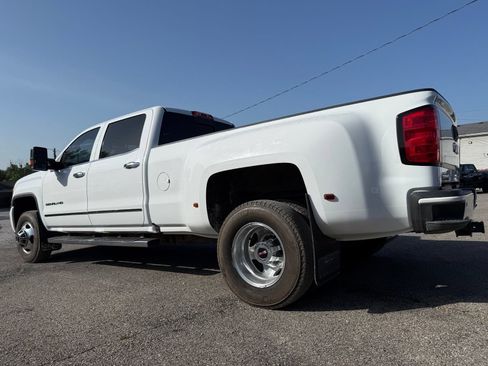 Used 2019 GMC Sierra 3500 Denali AWD/4WD image 4