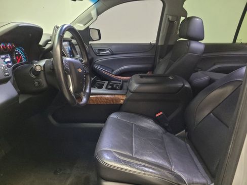Used 2018 Chevrolet Suburban Premier RWD image 17