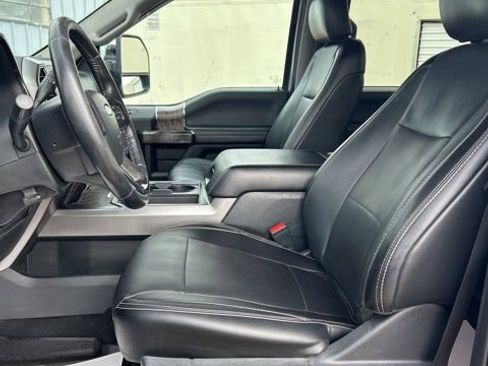 Used 2019 Ford F250 Lariat w/ Chrome Package image 10