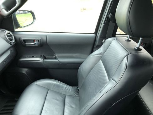 Used 2020 Toyota Tacoma 4x4 Double Cab image 23