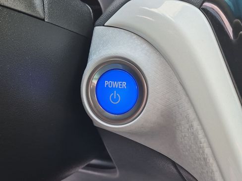 Used 2018 Chevrolet Bolt LT FWD image 22