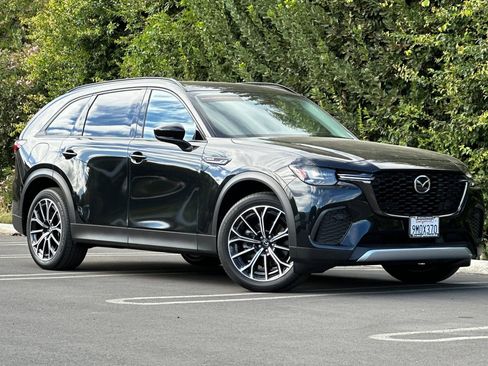 Certified 2025 MAZDA CX-70 Plug-In Hybrid w/ Premium Pkg image 2