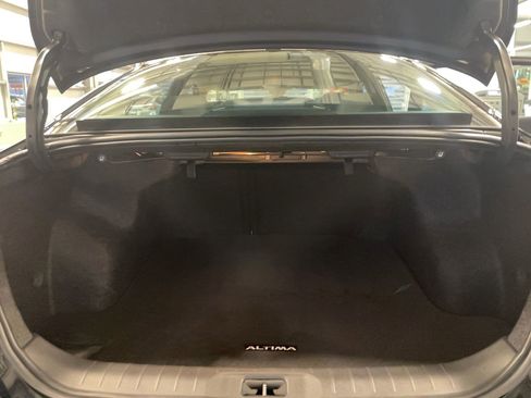 Used 2024 Nissan Altima 2.5 SV image 17